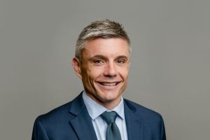 Warning about fixing short term from top economist