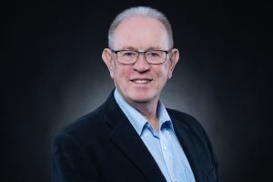 Who is responsible for notifying policy changes?