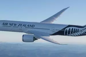 Air NZ tumbles as ForBarr questions hedging; NZX50 falls