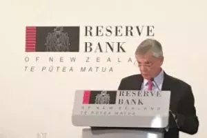 Reserve Bank calls for lower commissions