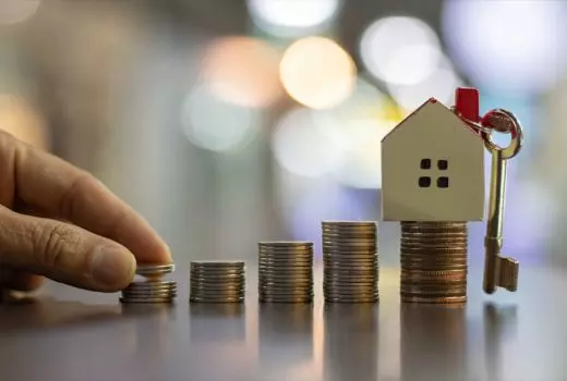 Four decades of 6-7% yearly house price growth ending 