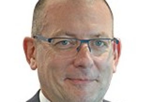 Small banks stall on licensing