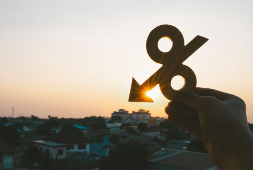 RBNZ cuts OCR by 50pb, signals further cuts sooner